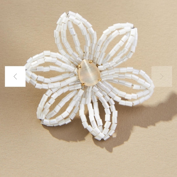 NWT Anthropologie Beaded floral Post earrings small - Picture 2 of 4